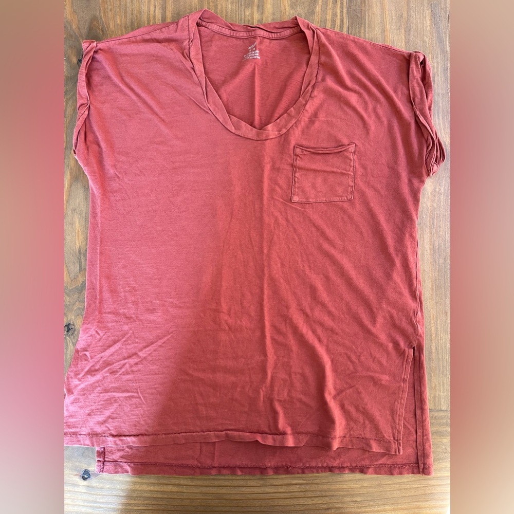 Aerie red tee